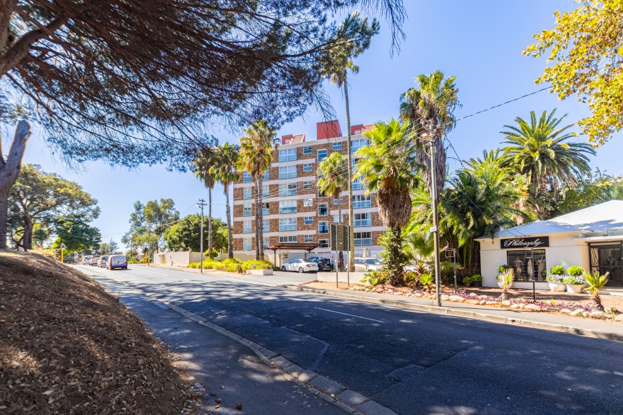 2 Bedroom Property for Sale in Wynberg Upper Western Cape